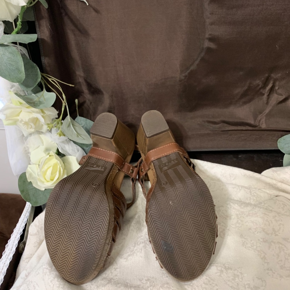 Dansko Randy Slingback Sandals - Picture 3 of 8